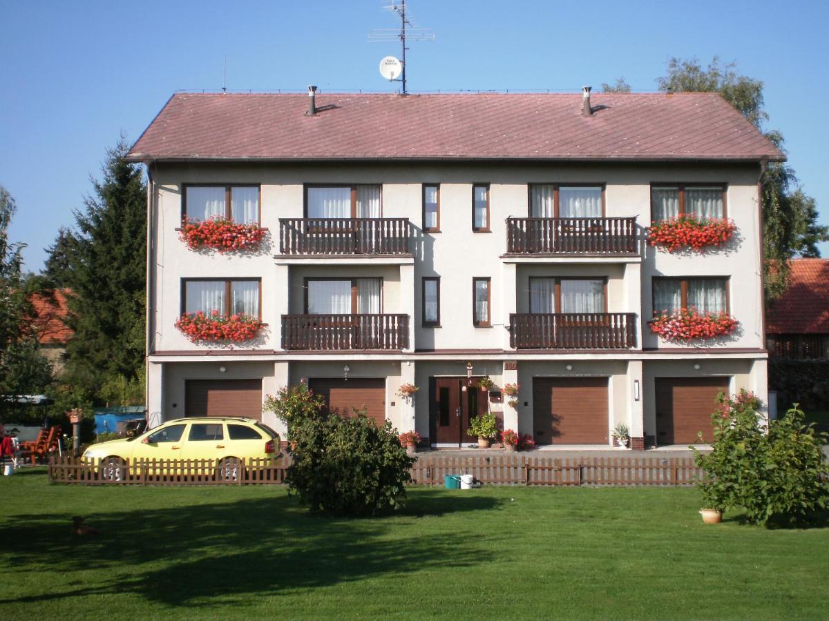 Apartman Orlik Nad Vltavou Extérieur photo